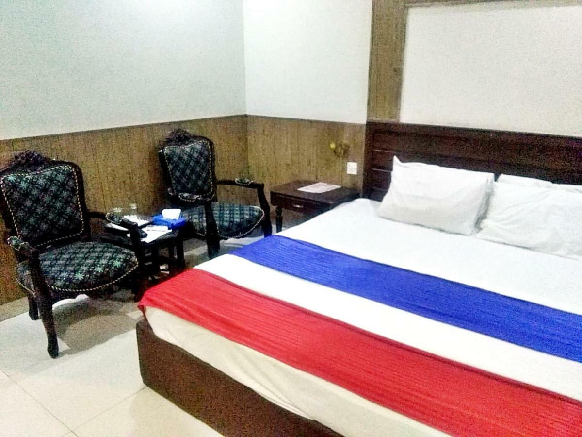 Quick Continental Hotel - Jail Road Lahore Eksteriør billede