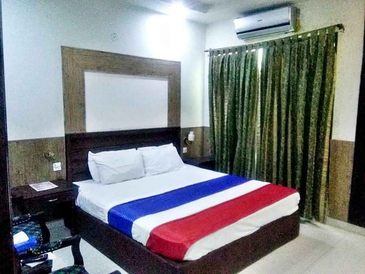 Quick Continental Hotel - Jail Road Lahore Eksteriør billede