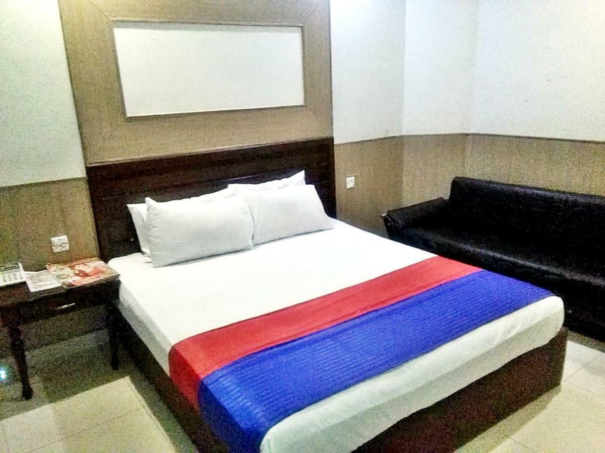 Quick Continental Hotel - Jail Road Lahore Eksteriør billede