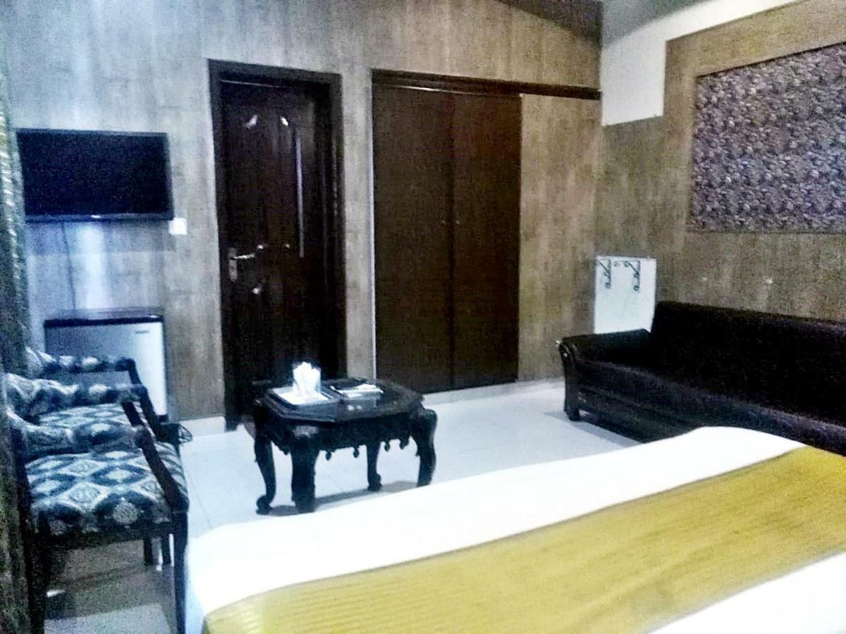 Quick Continental Hotel - Jail Road Lahore Eksteriør billede